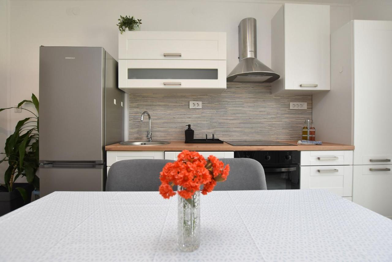 Apartments Dragica Primosten Exterior photo