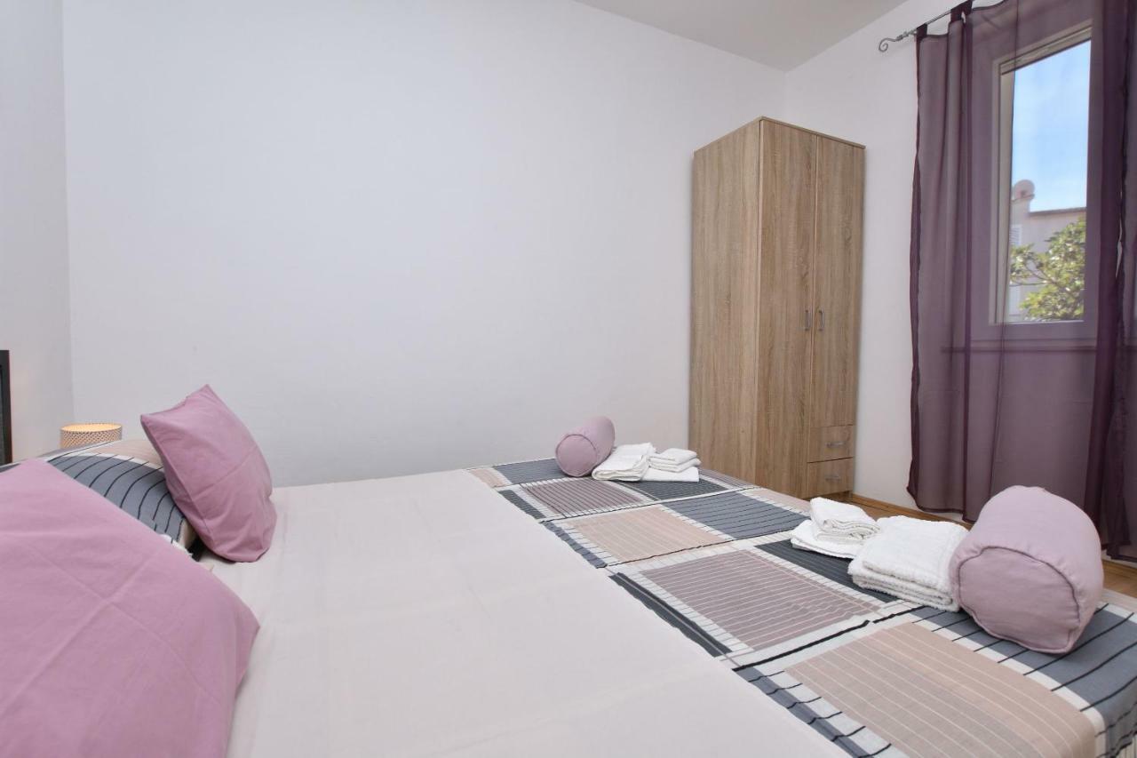Apartments Dragica Primosten Exterior photo